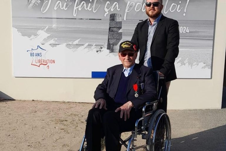 À 108 ans, le doyen des Français reconnu pour son engagement durant la Seconde Guerre mondiale