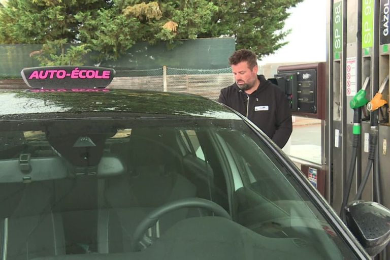 Les auto-écoles françaises augmentent leurs tarifs en raison d&rsquo;une hausse de 1 200 euros de carburant en deux mois.