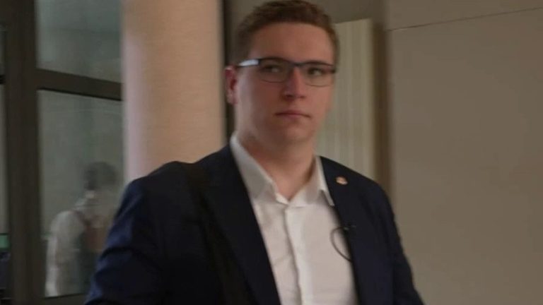 À 19 ans, un jeune maire d&rsquo;Eure-et-Loir exprime sa confiance en la nouvelle génération.