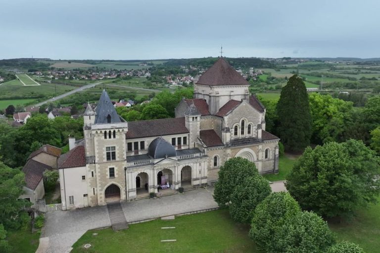 Lancement du chantier de la maison natale de Saint-Bernard en France cette semaine.