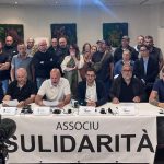 Conférence de presse en Italie : des voix s&rsquo;élèvent contre la répression des droits.