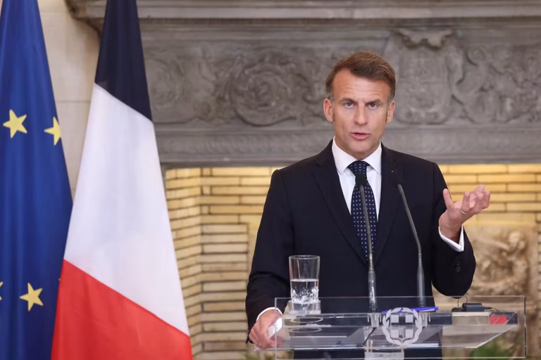 Pénurie de carburant : Macron assure que la situation est sous contrôle après l&rsquo;alerte de TotalEnergies.