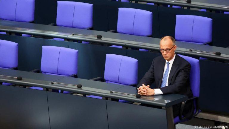 Difficultés rencontrées par le chancelier allemand Friedrich Merz lors de sa première année