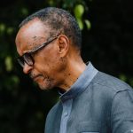 Mort d&rsquo;un youtubeur critique du pouvoir à Kigali : tensions croissantes au Rwanda.