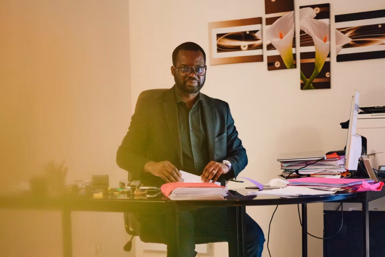 Une journée avec un avocat en droit des étrangers au barreau de Seine-Saint-Denis : « Plus de dossiers perdus que gagnés »