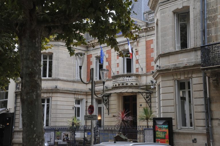 Recrutement urgent d&rsquo;un agent en Gironde pour août : explications sur la demande locale.
