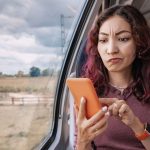 Connexion mobile dans les trains de la SNCB : les messages passent, les vidéos échouent.