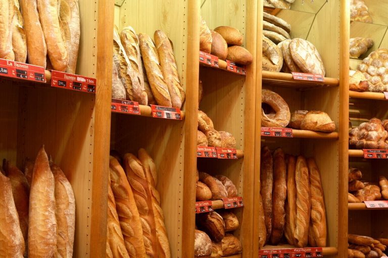 Boulangeries ouvertes dans le Centre Manche le 8 mai pour du pain frais