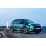 Peugeot présente les nouveaux modèles 3008 V3 et 5008 V3 pour le marché européen.