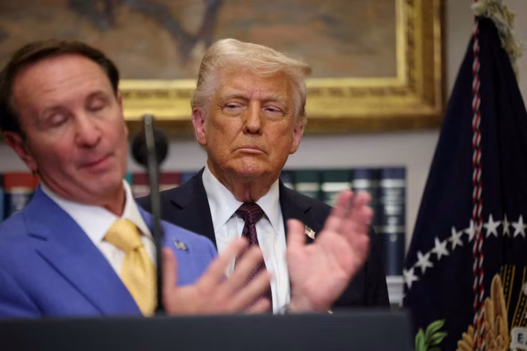 L’émissaire de Donald Trump rencontre des responsables au Groenland pour des discussions stratégiques.