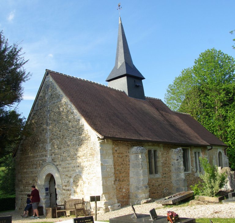 Une église de près de 1 000 ans restaurée dans un village de l’Eure en France.