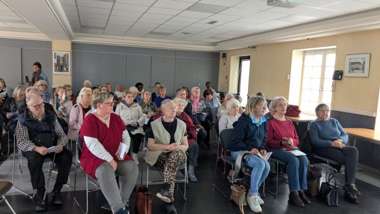 Des activités gratuites pour seniors dans l&rsquo;Eure : aquagym, foot en marchant et sophro-balades.