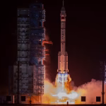 La Chine envoie un astronaute dans sa station spatiale pour préparer ses missions lunaires.