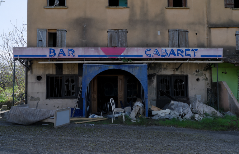 Féminismes et prostitution : une analyse des réalités en Corse et leurs implications sociétales.