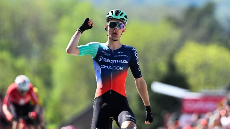 Paul Seixas vise à devenir le plus jeune coureur du Tour de France depuis 89 ans en 2026.