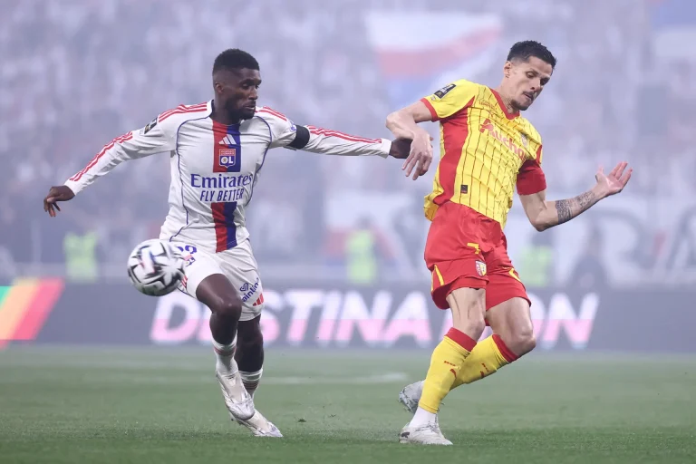 Mata dénonce la performance de l&rsquo;OL après la défaite 0-4 contre Lens en Ligue 1.