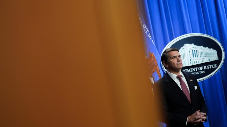 L&rsquo;administration Trump exige des journalistes américains la remise de documents.
