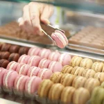 Le macaron, symbole de la pâtisserie française, s&rsquo;impose sur la scène internationale.