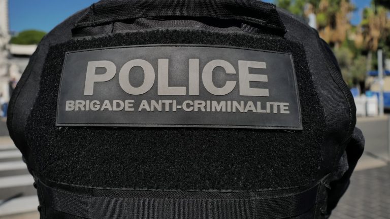 Tirs signalés près d&rsquo;un collège à Vallauris, un mineur interpellé par la police.