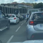 En Martinique, 87% des actifs utilisent la voiture pour leurs trajets professionnels.