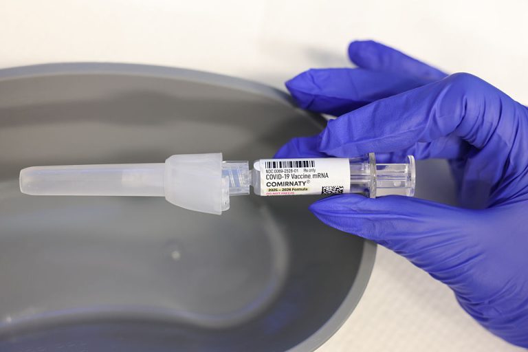 La Pologne et la Roumanie versent près de 2 milliards d&rsquo;euros à Pfizer et BioNTech