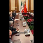 La Chine augmente son influence en Iran face aux tensions internationales croissantes.