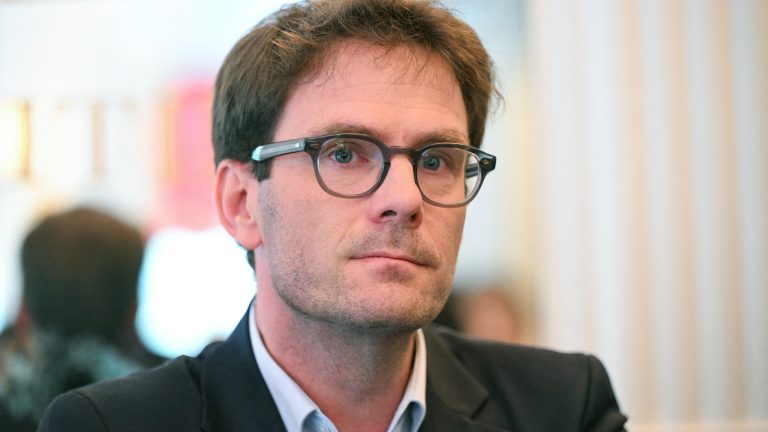 Rouen : le maire Nicolas Mayer-Rossignol porte plainte pour menace de mort.