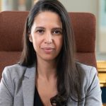 La ministre des Outre-mer confirme la poursuite du projet de loi contre la vie chère.