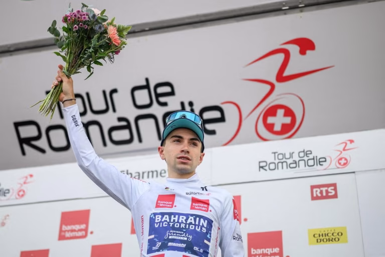 Lenny Martinez décroche un nouveau podium lors d&rsquo;une course à étapes World Tour.