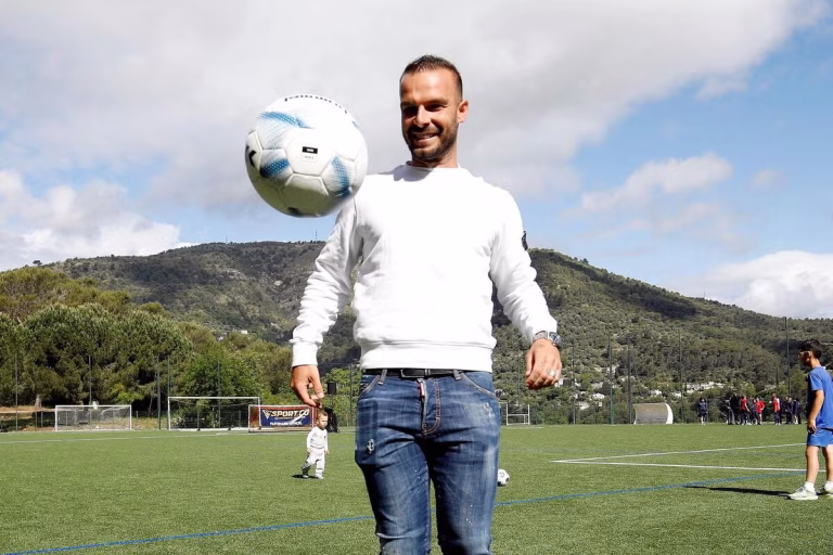 Alexy Bosetti, ancien attaquant de l&rsquo;OGC Nice, cherche un nouveau défi après une saison en Serie D en Sicile.