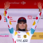 Maëva Squiban se relève après sa chute sur la Vuelta, aucune blessure grave signalée.