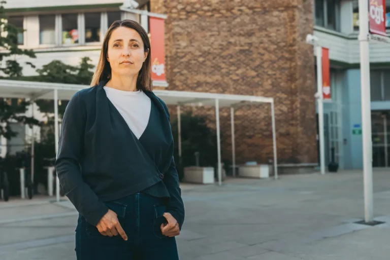 Sophie Binet dénonce la capitulation du gouvernement face au Medef sur l&rsquo;égalité des salaires.
