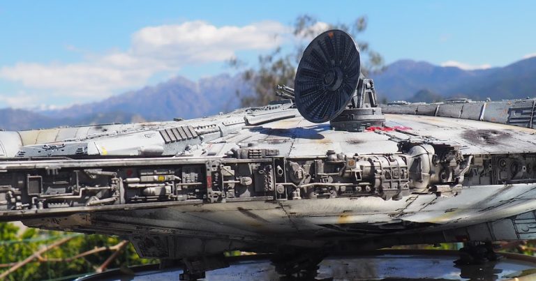Maquettes Dioramas Sampiero Models présente le Photoscope du Falcon Millénium en France.