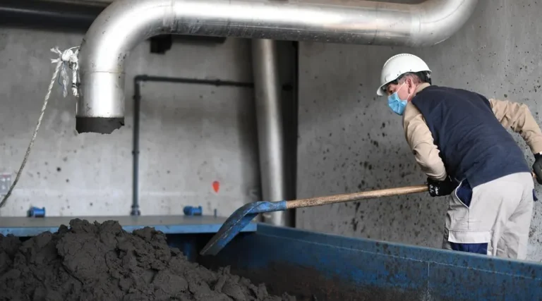 Les boues d&rsquo;épuration en France seront mieux contrôlées pour limiter les polluants éternels.