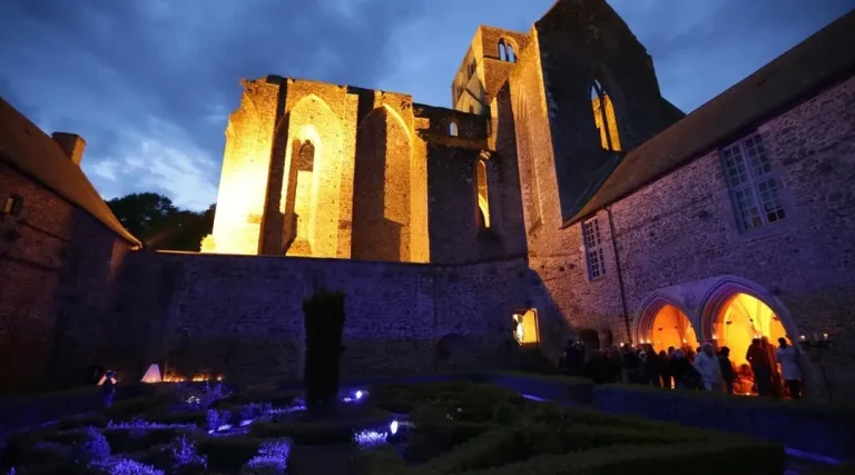 Festival Pierres en lumières dans la Manche : 15e édition en trois chiffres clés.