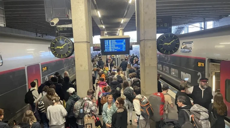 Perturbations continues de la circulation des trains en Bretagne après un décès sur les voies