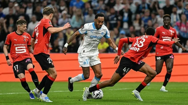 OM défait par Stade Rennais : une défense inefficace et une attaque défaillante.
