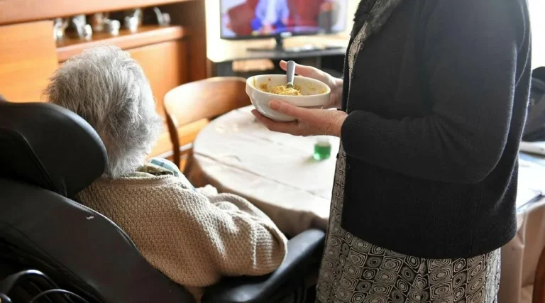 Un nouveau syndicat des aidants se crée en Loire-Atlantique pour défendre leurs droits.
