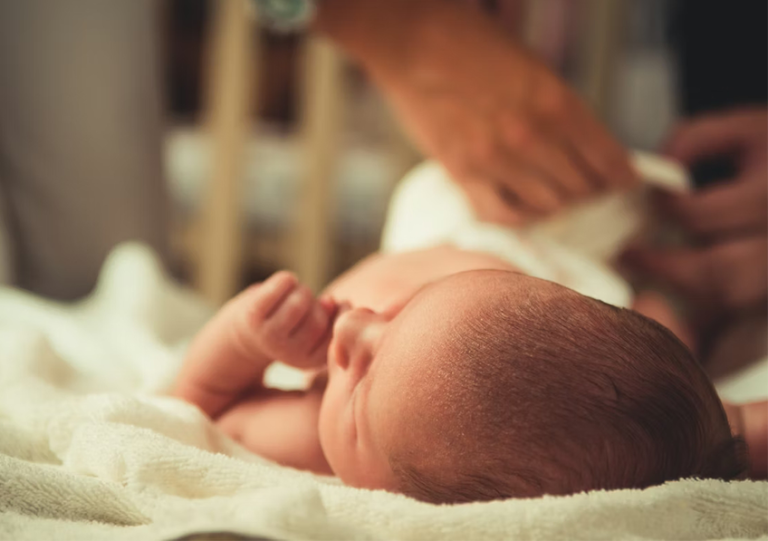 Petit poids de naissance : la chaleur accentue les inégalités socio-économiques en santé.