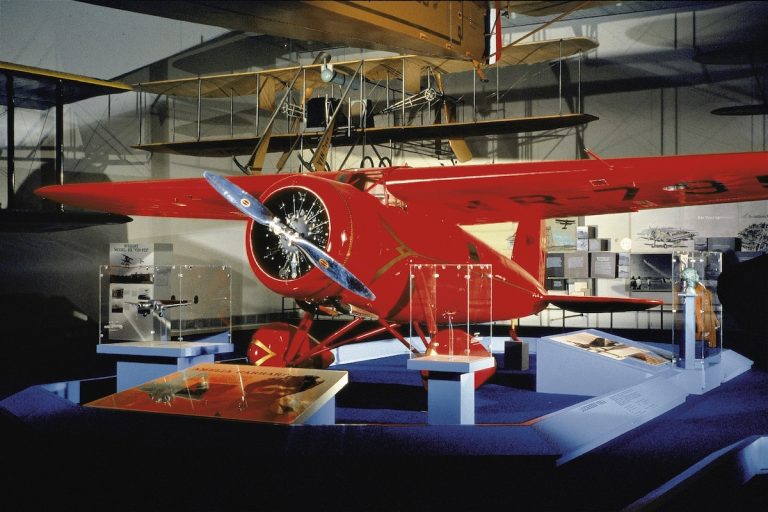 Amelia Earhart s&rsquo;envole pour son dernier vol il y a 94 ans, marquant l&rsquo;histoire de l&rsquo;aviation.