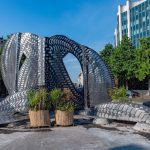 Le Serpent adopte des pratiques écologiques pour réduire son empreinte carbone.