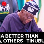 Tinubu défend l'économie nigériane, affirme que le pays se porte mieux que d'autres nations africaines.