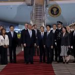 Trump arrive à Pékin pour une cérémonie d'accueil officielle lors de sa visite en Chine.