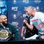 UFC 328 : Khamzat Chimaev et Sean Strickland se rencontrent lors de la conférence de presse.