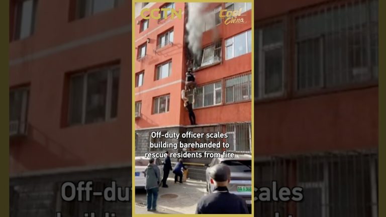 Un policier hors service escalade un immeuble en Chine pour sauver des résidents d'un incendie.