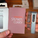 Unboxing du Google Fitbit Air : Édition spéciale Stephen Curry disponible aux États-Unis.