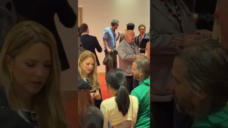 Virginie Efira présente le film "Soudain" de Ryusuke Hamaguchi lors de la conférence de presse.