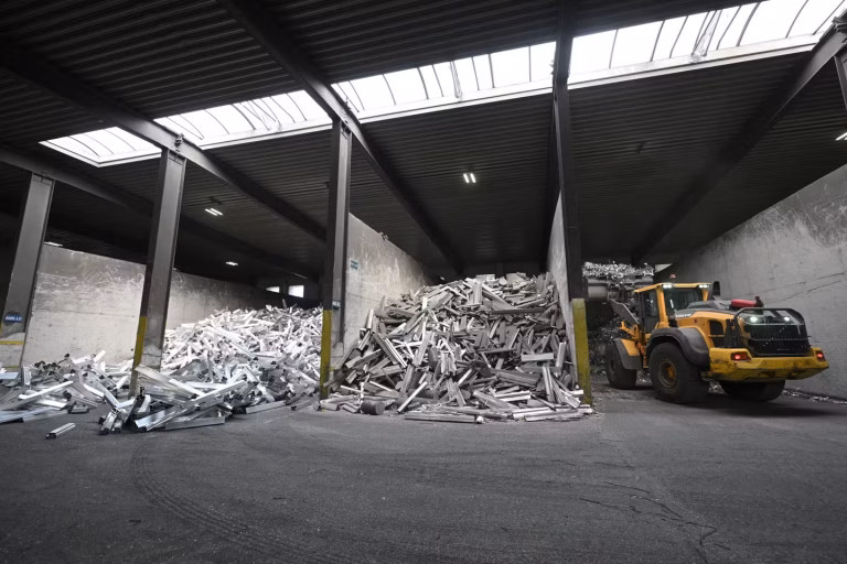 Pénurie d’aluminium : les industriels européens confrontés à des défis de production.