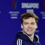 Léon Marchand annonce son retour dans les piscines françaises avant les JO de Paris.
