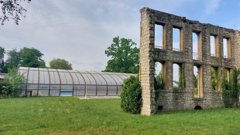 Démolition de la piscine de Forges-les-Eaux : 6 semaines de travaux prévus à partir de novembre.